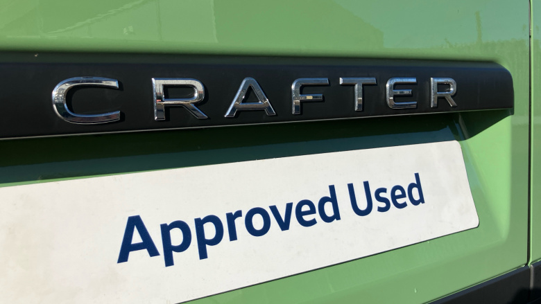 Volkswagen Crafter Cr35 Mwb Diesel Fwd 2.0 TDI 140PS Commerce Plus High Roof Van